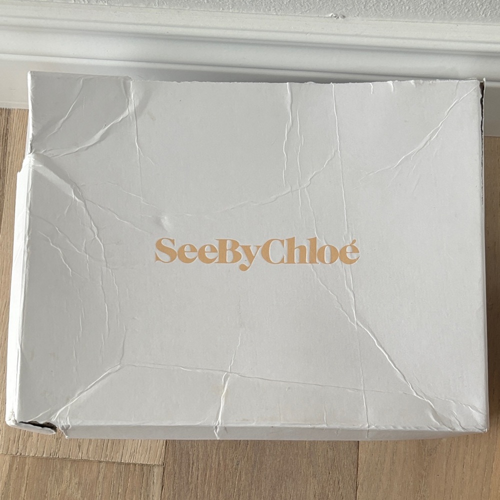 See By Chloé White Shoe Box - Picture 2 of 6